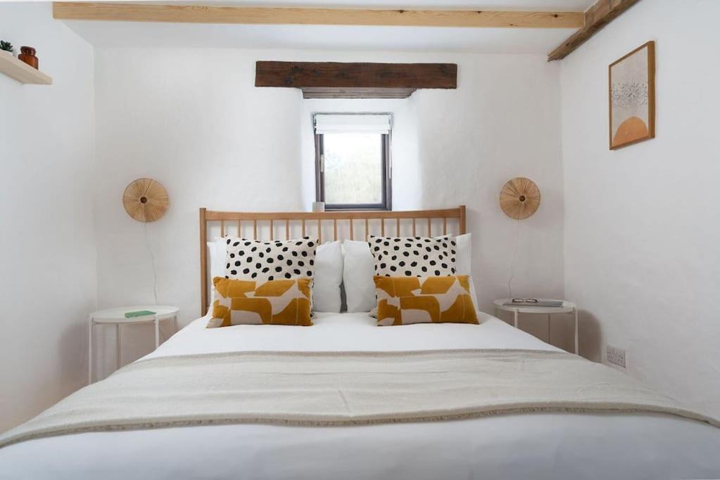 Porthcurno Barns, The Cart Lodge - Cosy Cottage, Walk To Porthcurno Beach, Pedn Vouder & Minack Theatre Penzance Exterior foto