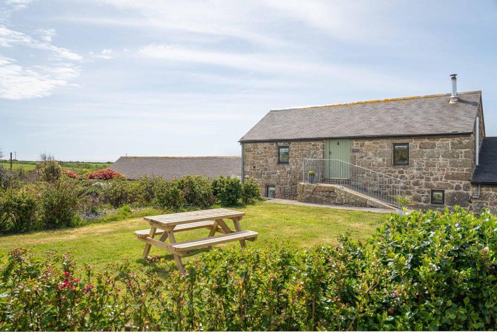 Porthcurno Barns, The Cart Lodge - Cosy Cottage, Walk To Porthcurno Beach, Pedn Vouder & Minack Theatre Penzance Exterior foto